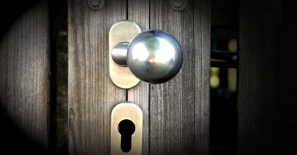Signs Your Door Knob Lock Replacement Is Overdue — Blythewood Locksmiths